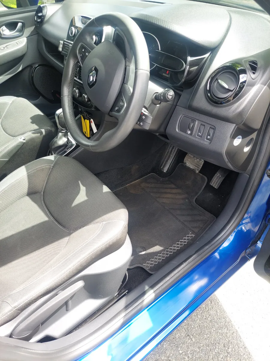 Renault Clio Hatchback, Petrol, 2017, Blue