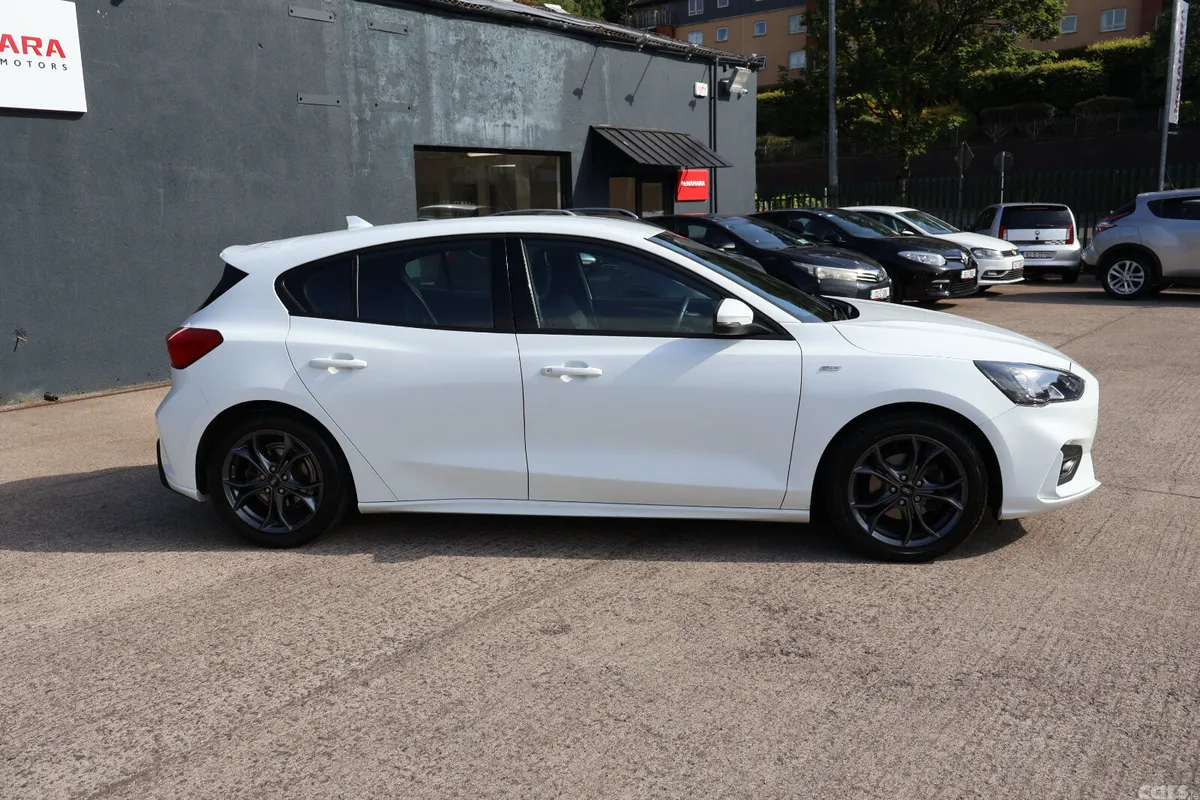 Ford Focus Hatchback, Diesel, 2020, White