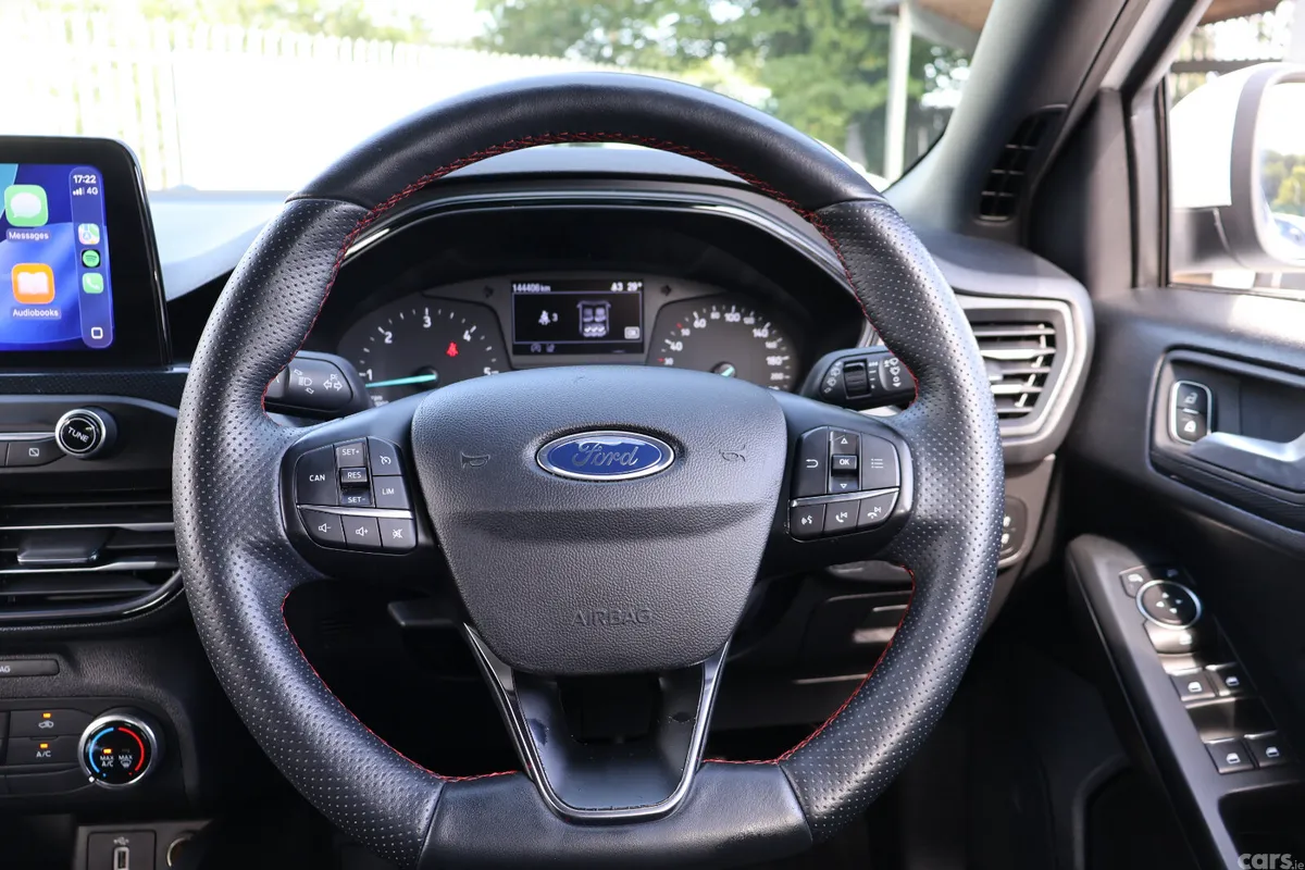 Ford Focus Hatchback, Diesel, 2020, White