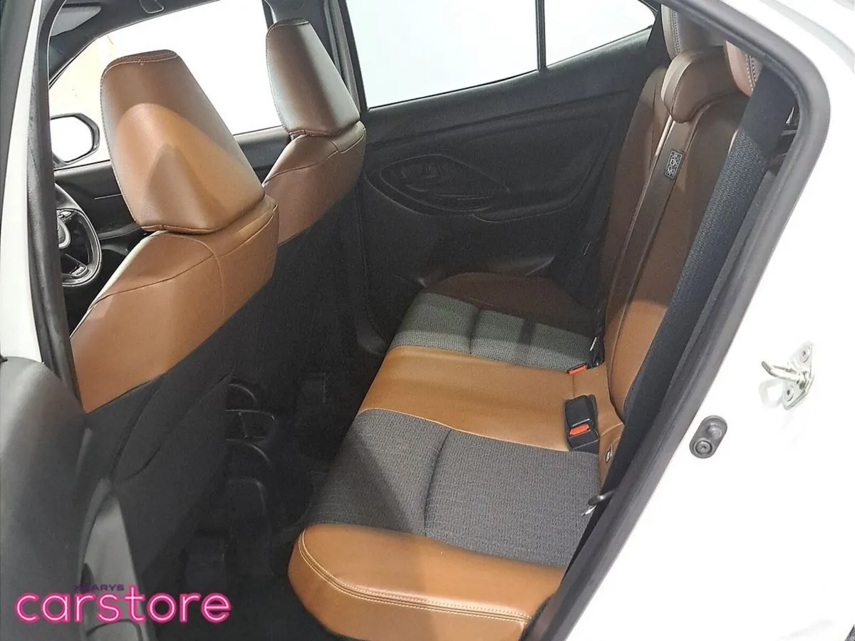 Toyota Yaris Cross SUV, Petrol Hybrid, 2023, White