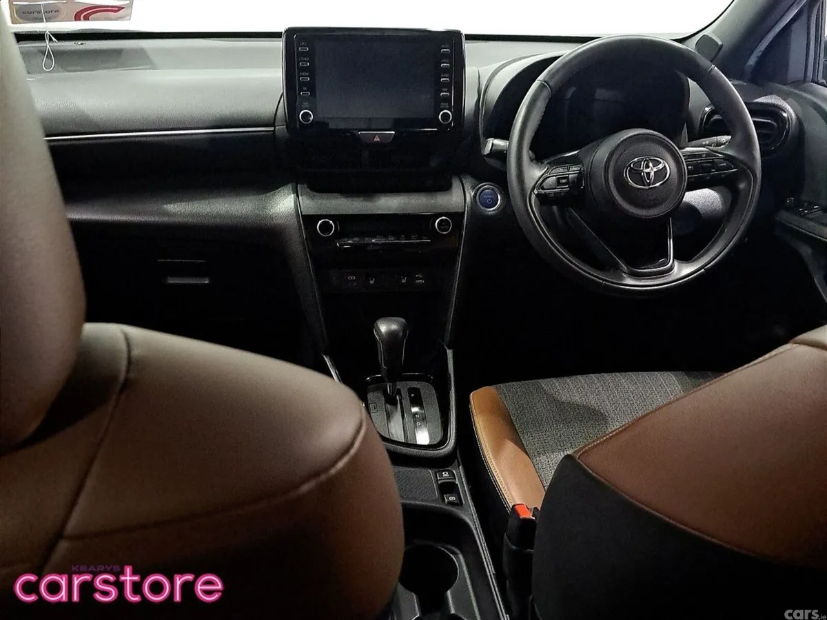Toyota Yaris Cross SUV, Petrol Hybrid, 2023, White