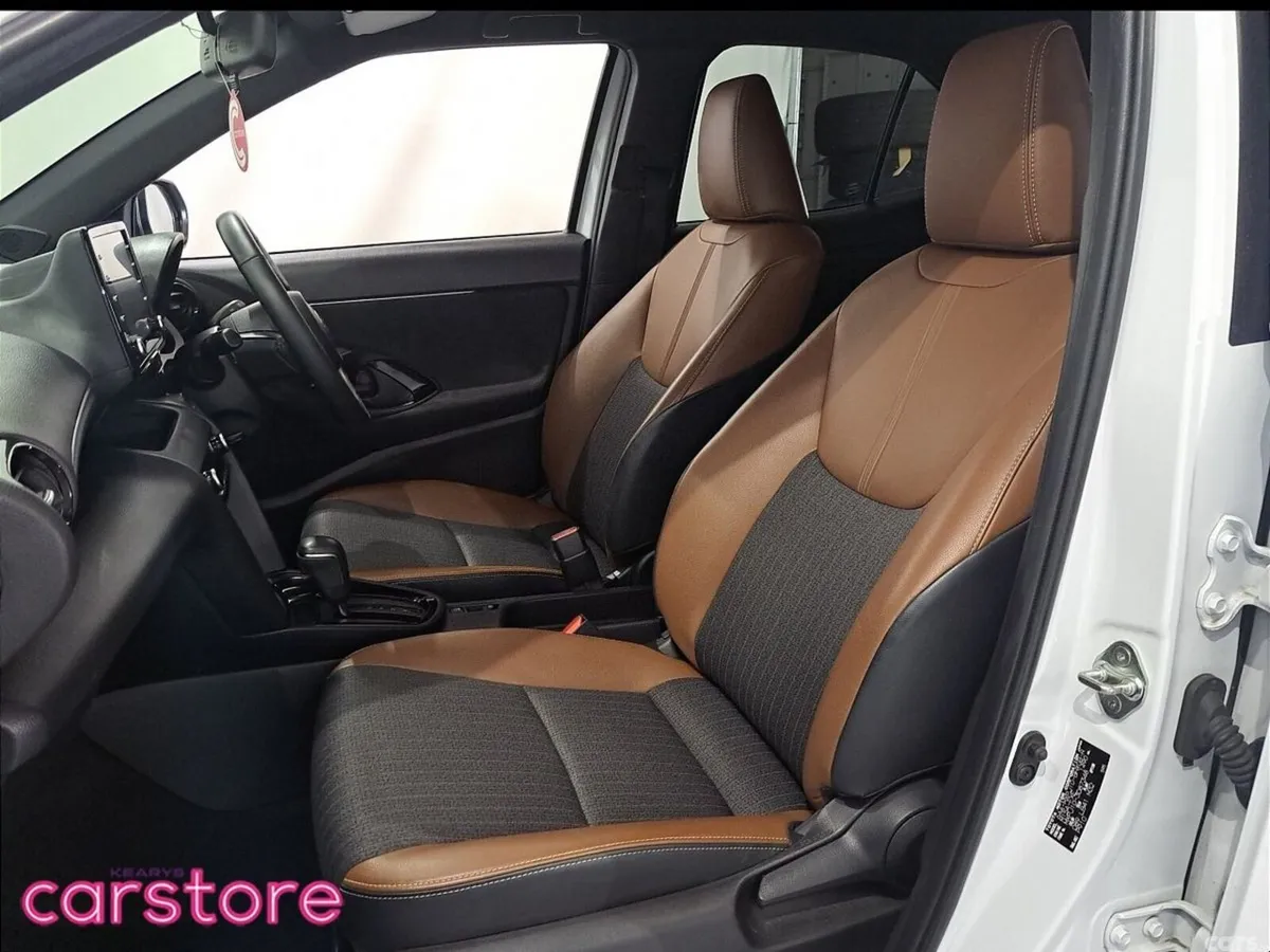 Toyota Yaris Cross SUV, Petrol Hybrid, 2023, White