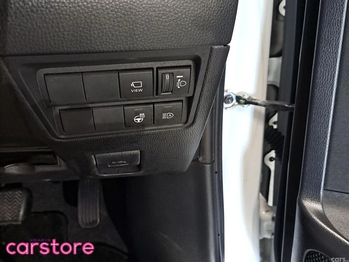 Toyota Yaris Cross SUV, Petrol Hybrid, 2023, White