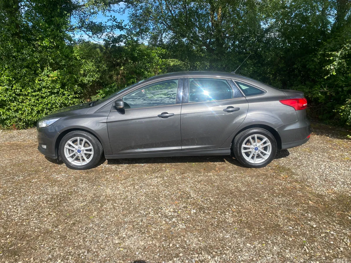 Ford Focus Saloon, Diesel, 2017, Grey
