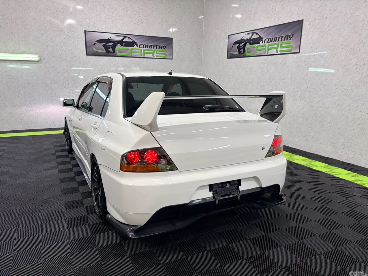 Mitsubishi Lancer Saloon, Petrol, 2005, White