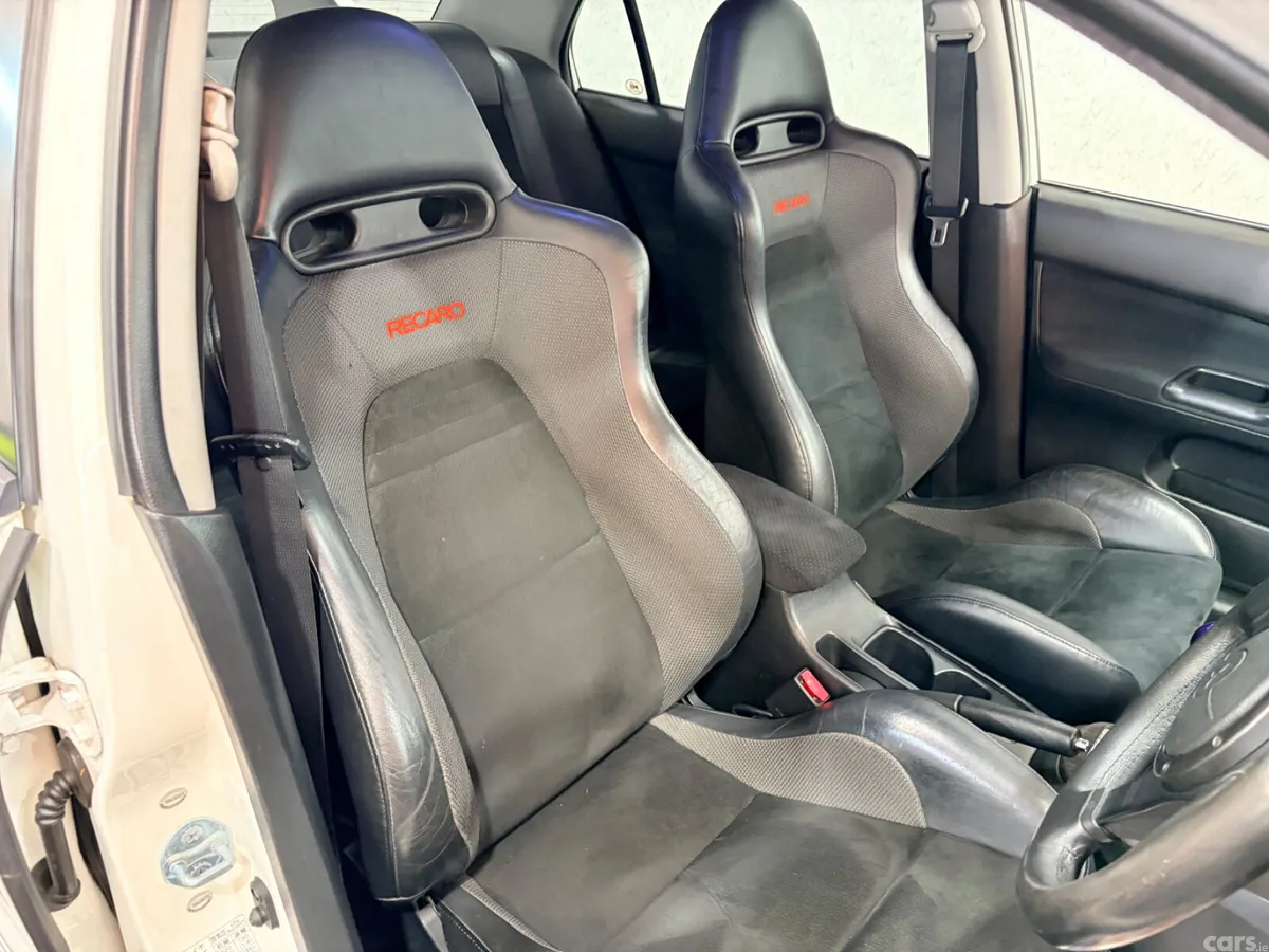 Mitsubishi Lancer Saloon, Petrol, 2005, White