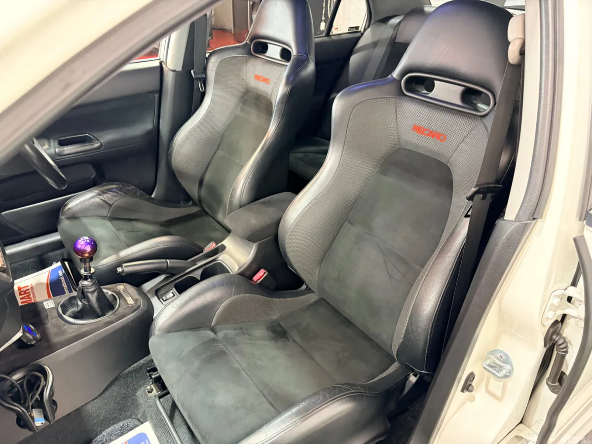 Mitsubishi Lancer Saloon, Petrol, 2005, White