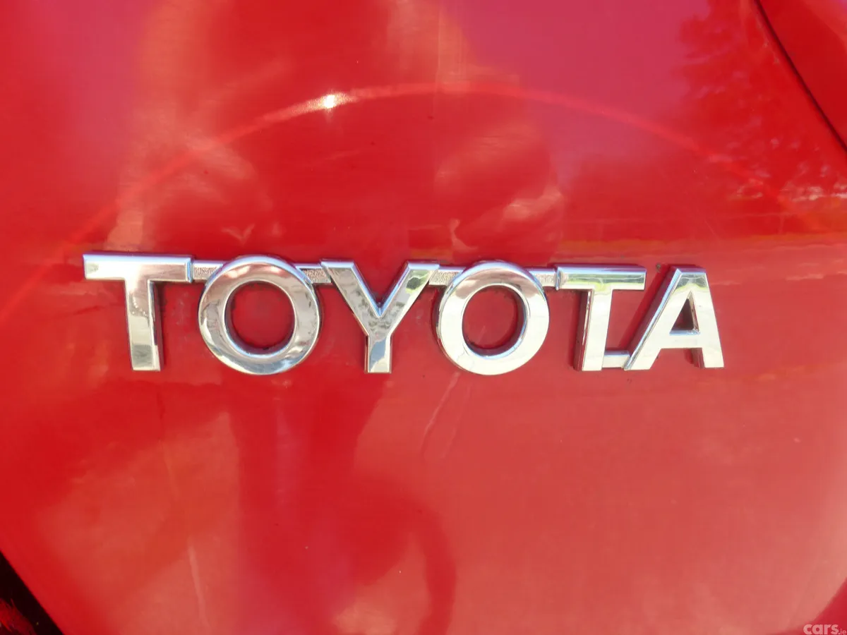 Toyota Yaris Hatchback, Diesel, 2016, Red
