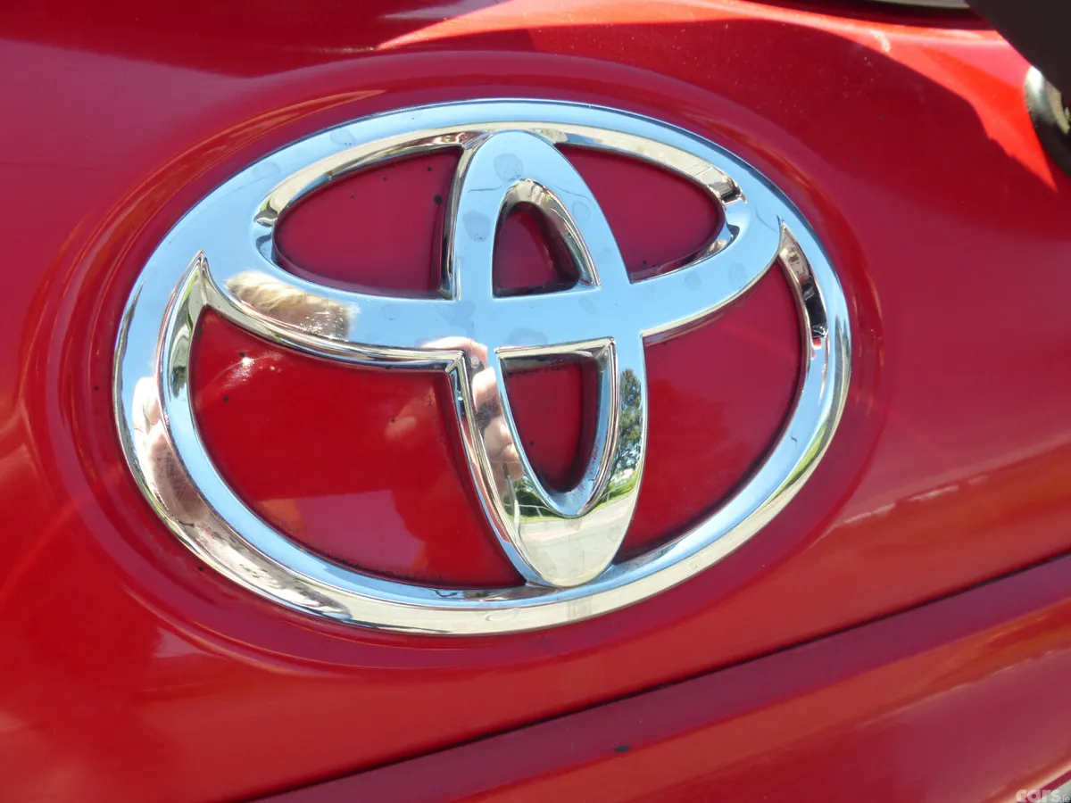 Toyota Yaris Hatchback, Diesel, 2016, Red