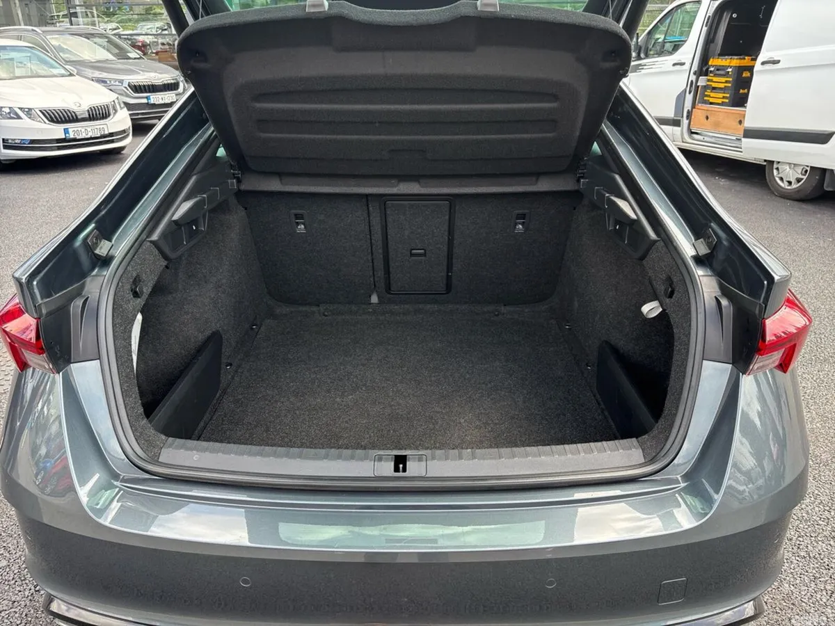Skoda Octavia Saloon, Diesel, 2021, Grey