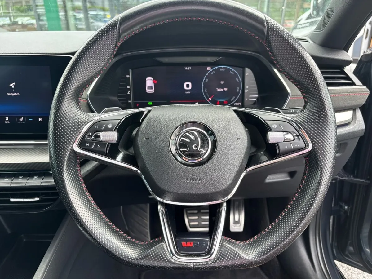 Skoda Octavia Saloon, Diesel, 2021, Grey