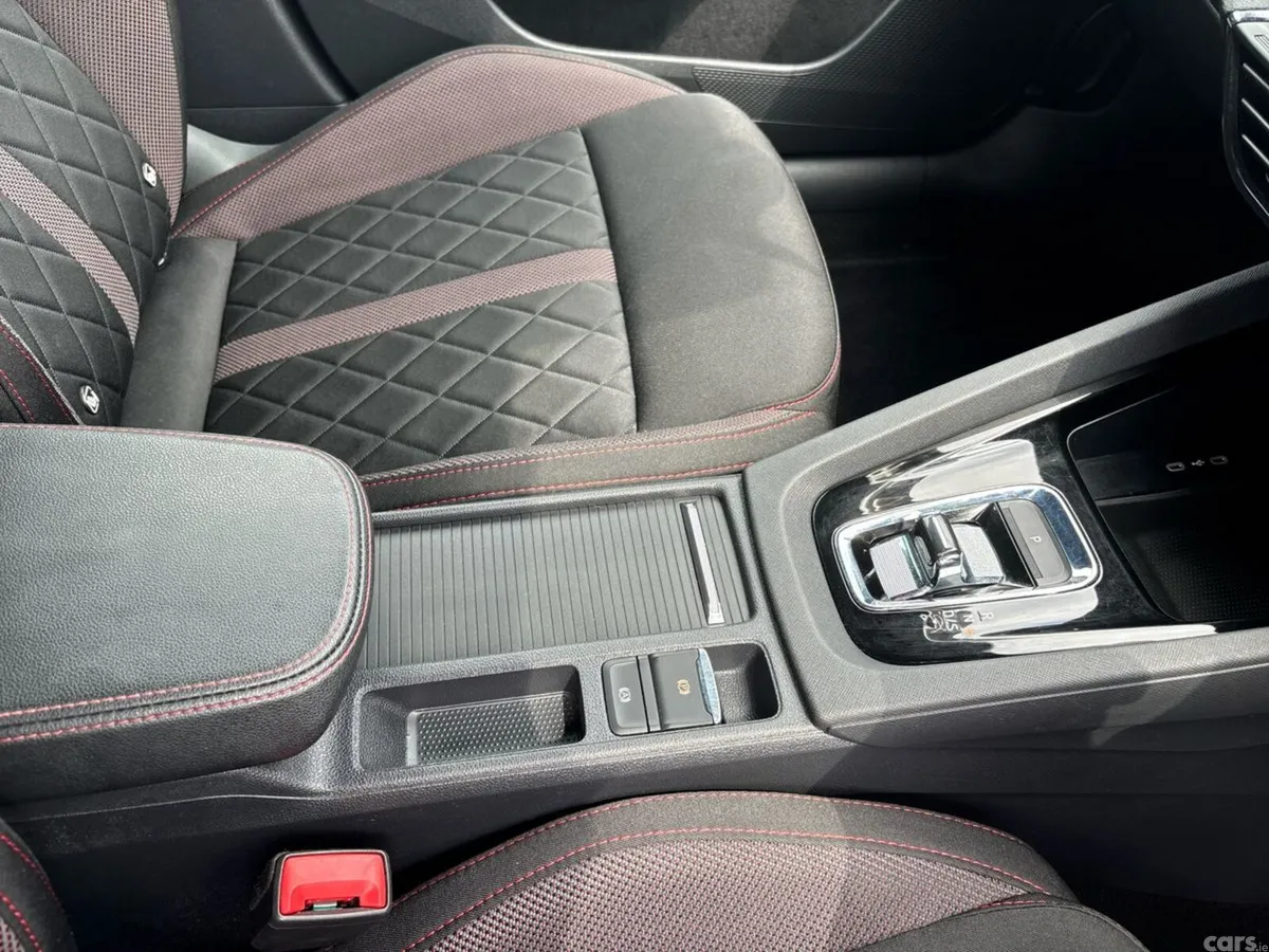 Skoda Octavia Saloon, Diesel, 2021, Grey