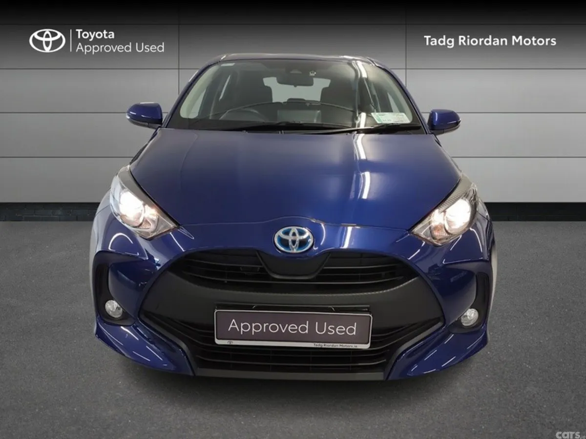 Toyota Yaris Hatchback, Petrol Hybrid, 2023, Blue