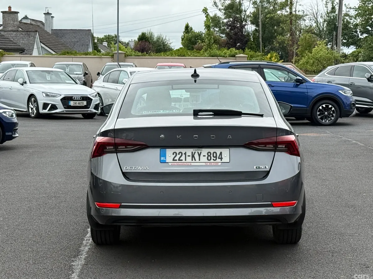 Skoda Octavia Saloon, Petrol, 2022, Grey