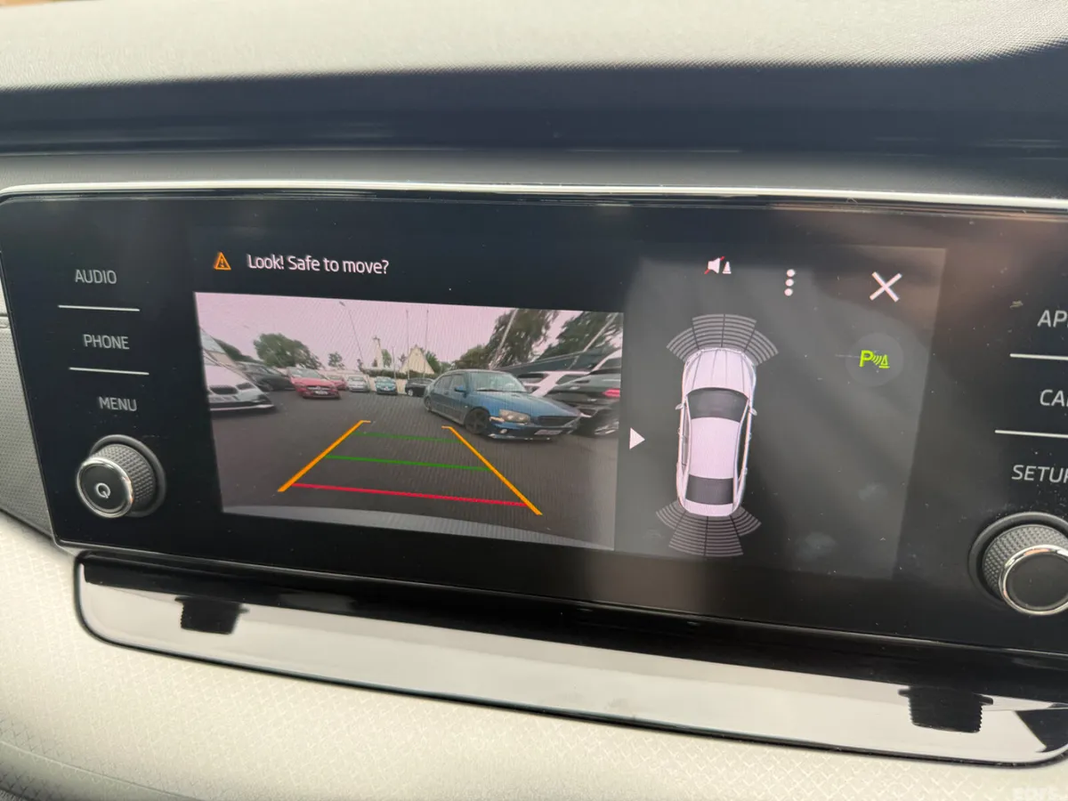 Skoda Octavia Saloon, Petrol, 2022, Grey
