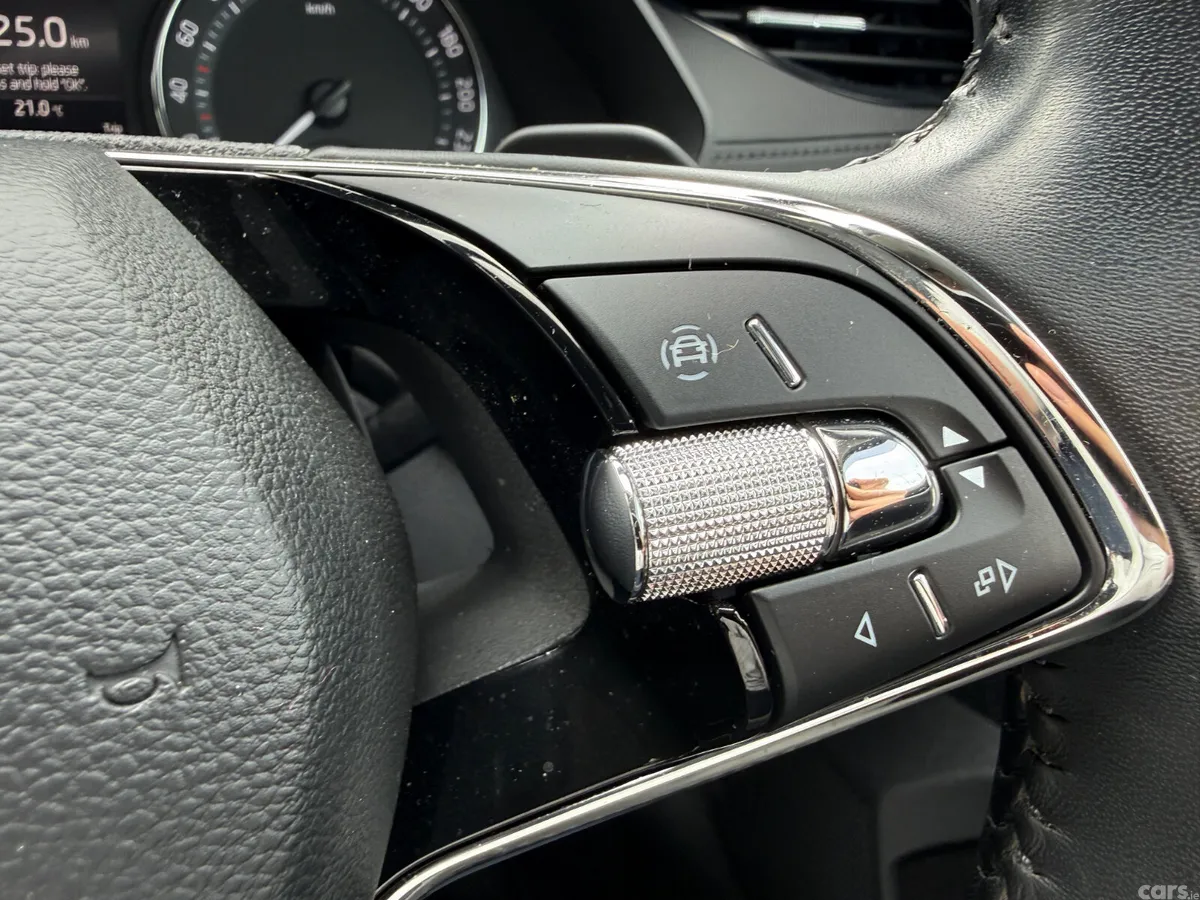 Skoda Octavia Saloon, Petrol, 2022, Grey