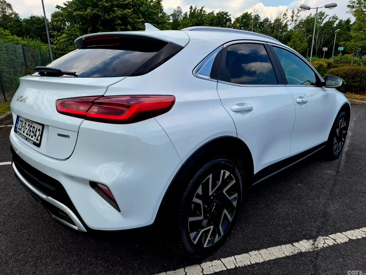 Kia XCeed Hatchback, Petrol Plug-in Hybrid, 2023, White