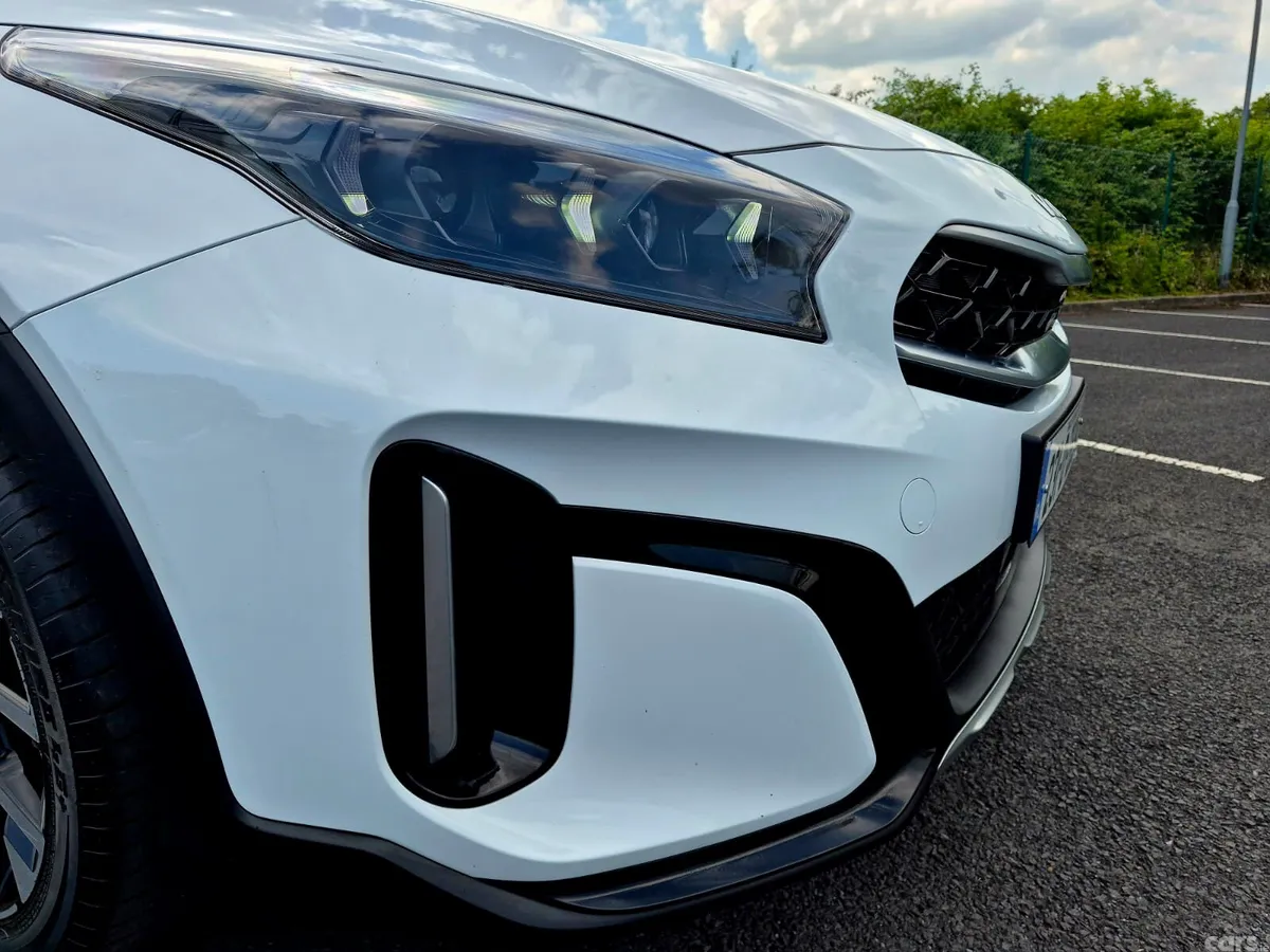 Kia XCeed Hatchback, Petrol Plug-in Hybrid, 2023, White
