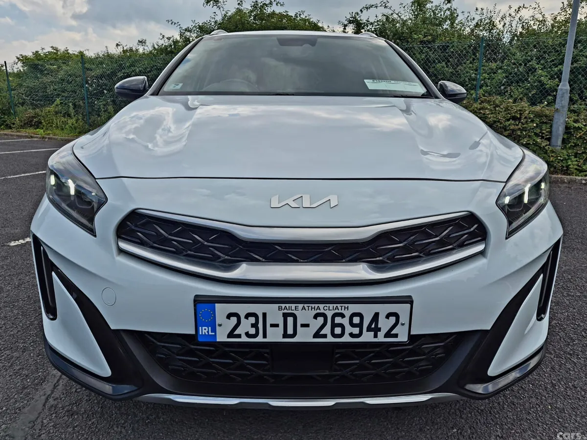 Kia XCeed Hatchback, Petrol Plug-in Hybrid, 2023, White