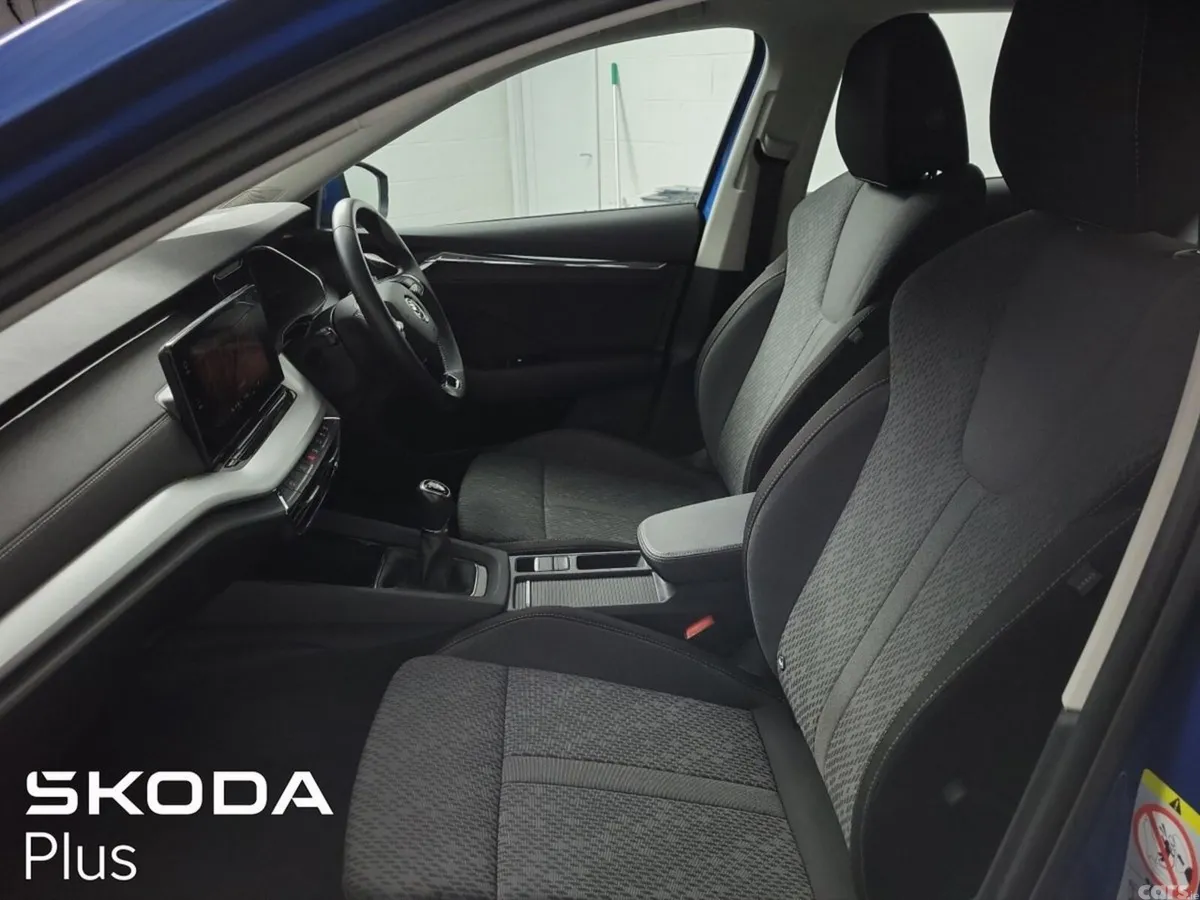 Skoda Octavia Estate, Petrol, 2023, Blue
