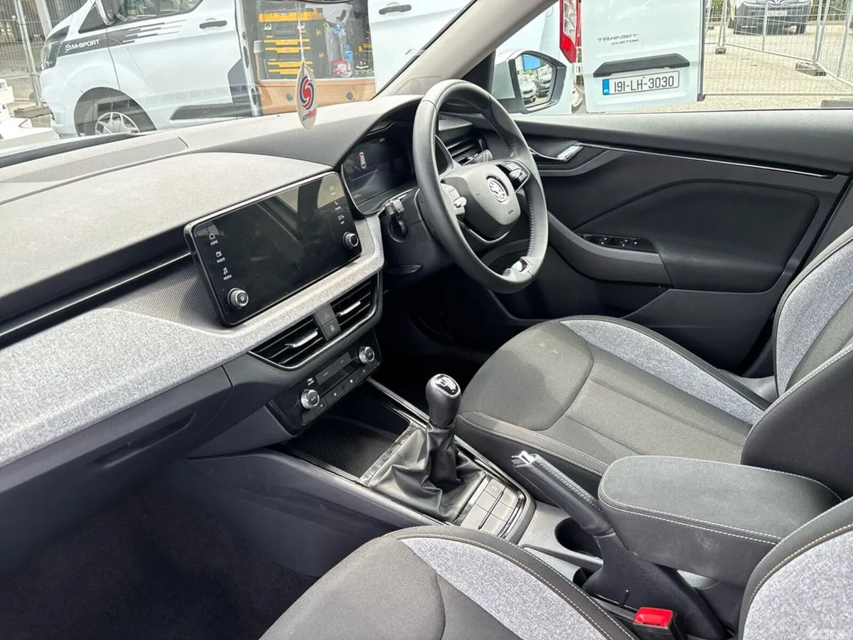 Skoda Kamiq Hatchback, Petrol, 2024, Silver