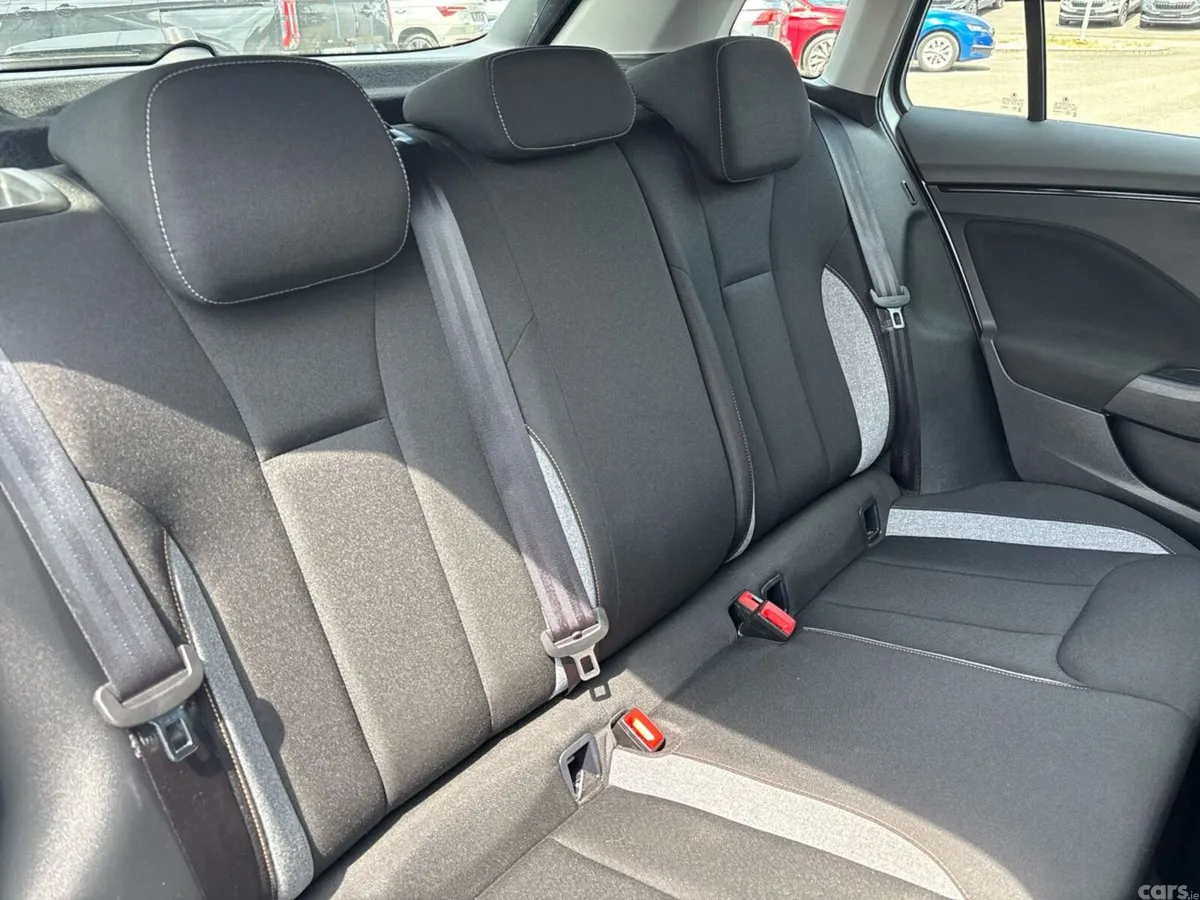 Skoda Kamiq Hatchback, Petrol, 2024, Silver