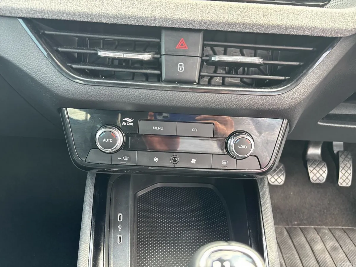 Skoda Kamiq Hatchback, Petrol, 2024, Silver