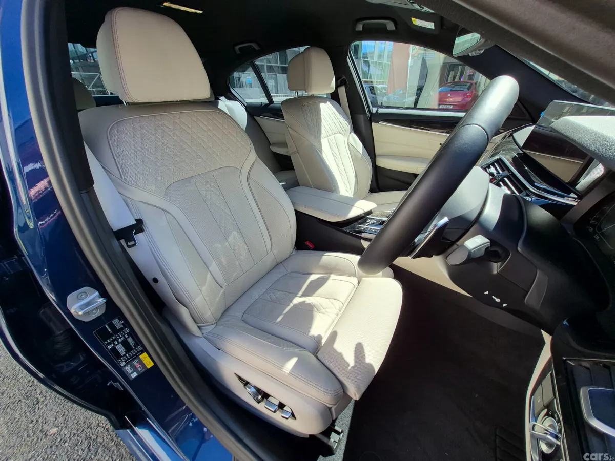 BMW 5-Series Saloon, Petrol Plug-in Hybrid, 2020, Blue