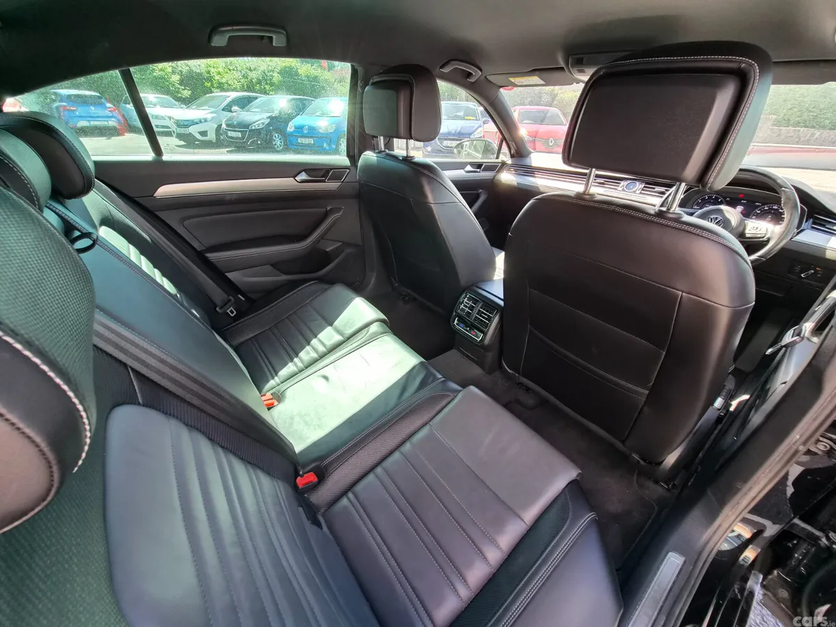 Volkswagen Passat Saloon, Petrol, 2016, Black
