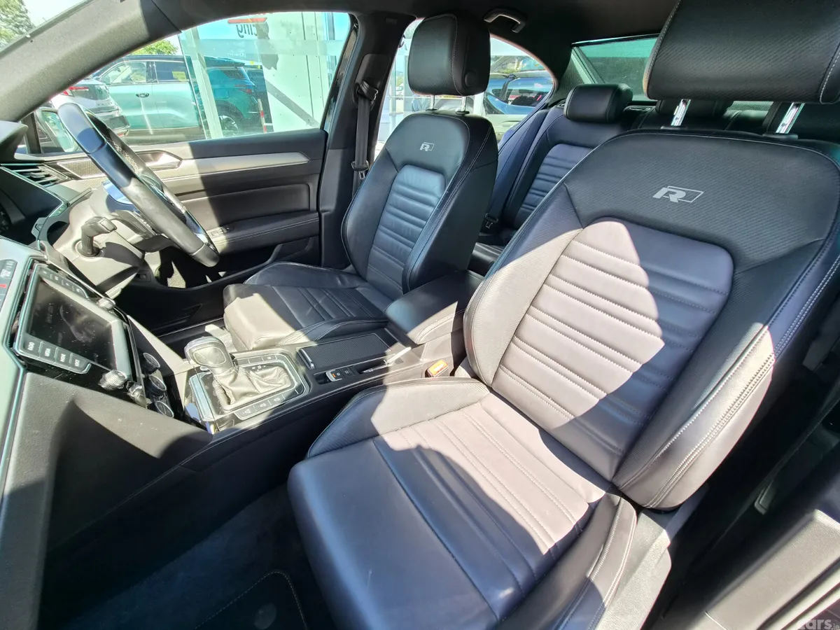 Volkswagen Passat Saloon, Petrol, 2016, Black