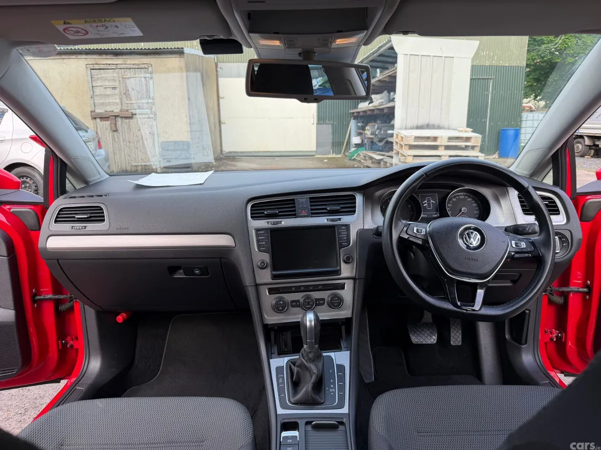 Volkswagen Golf Hatchback, Petrol, 2015, Red