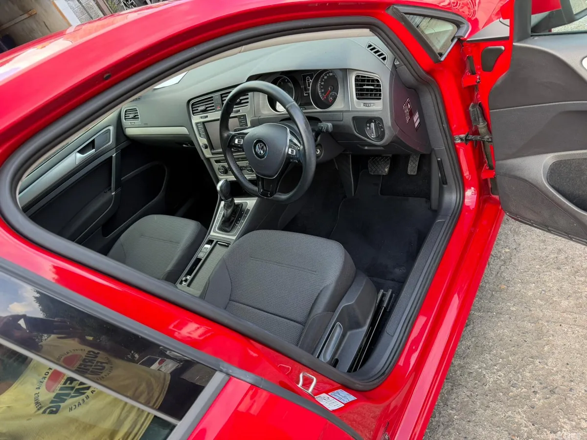 Volkswagen Golf Hatchback, Petrol, 2015, Red
