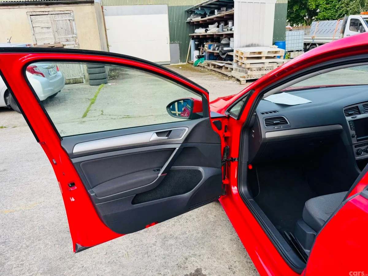 Volkswagen Golf Hatchback, Petrol, 2015, Red