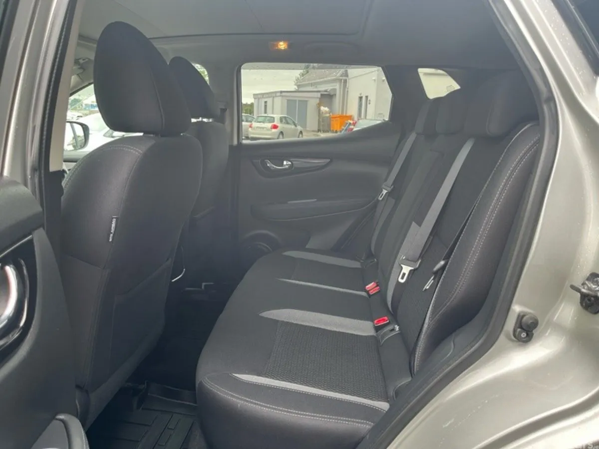 Nissan Qashqai MPV, Petrol, 2019, Grey