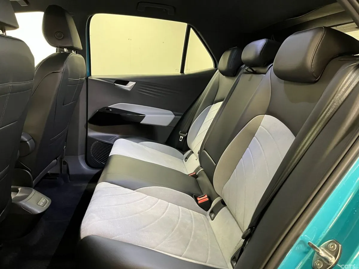 Volkswagen ID.3 Hatchback, Electric, 2023, Blue