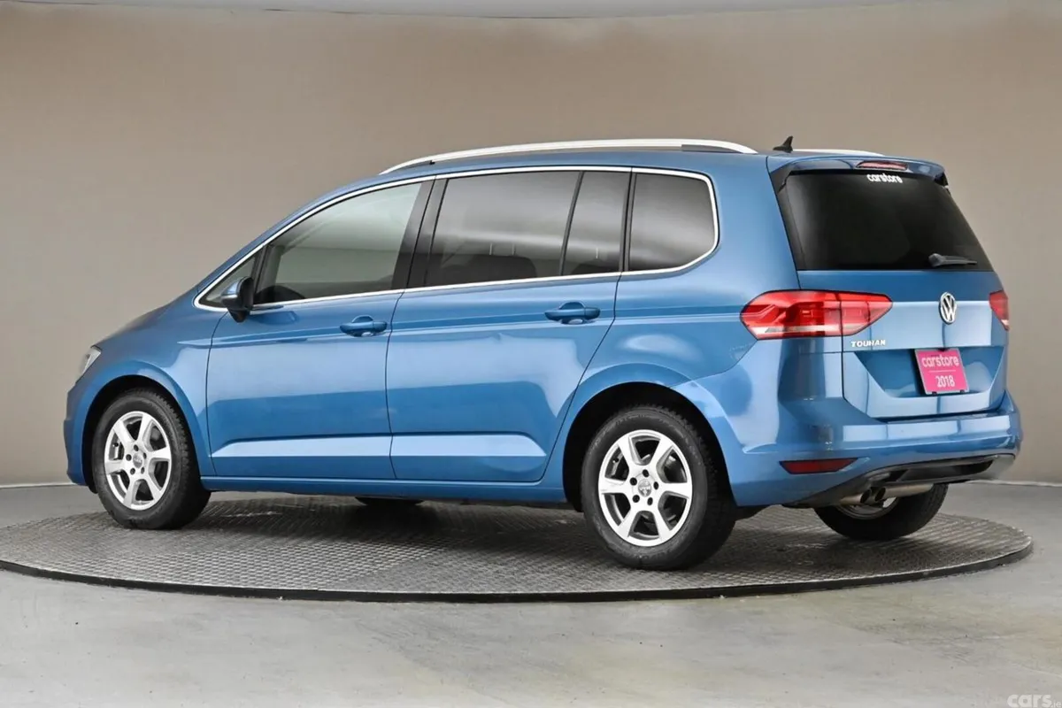 Volkswagen Touran MPV, Petrol, 2018, Blue