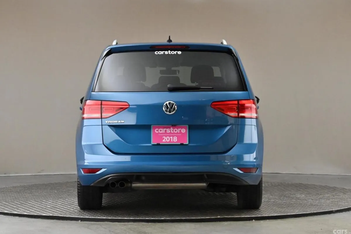 Volkswagen Touran MPV, Petrol, 2018, Blue