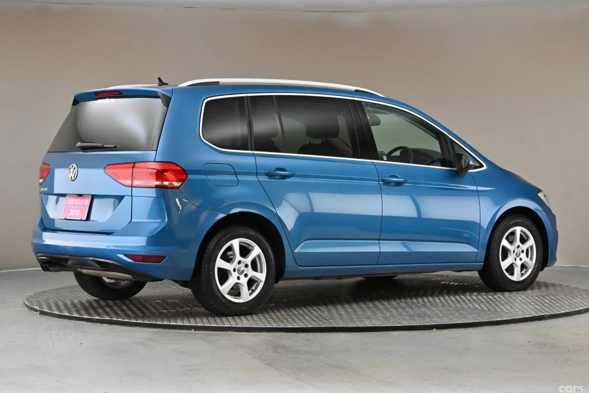 Volkswagen Touran MPV, Petrol, 2018, Blue