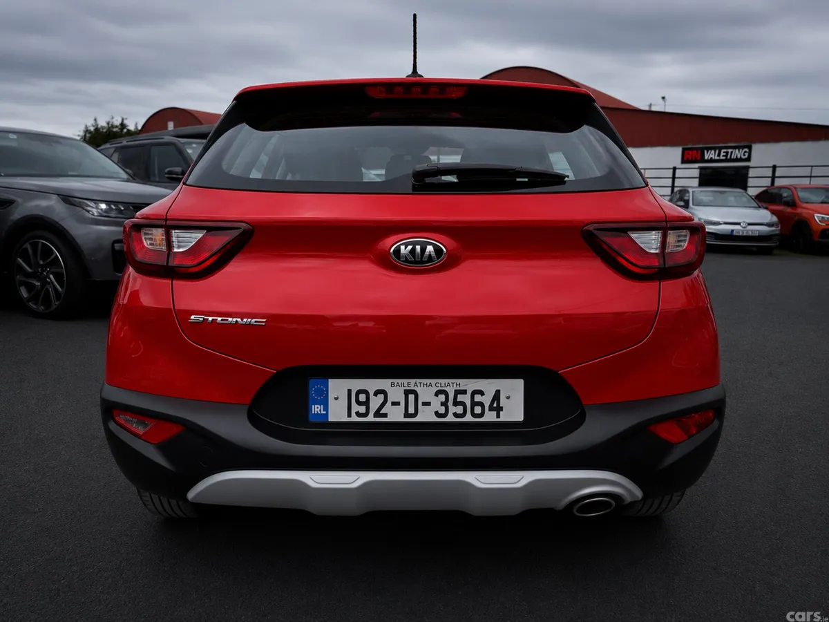 Kia Stonic Estate/Jeep, Petrol, 2019, Red