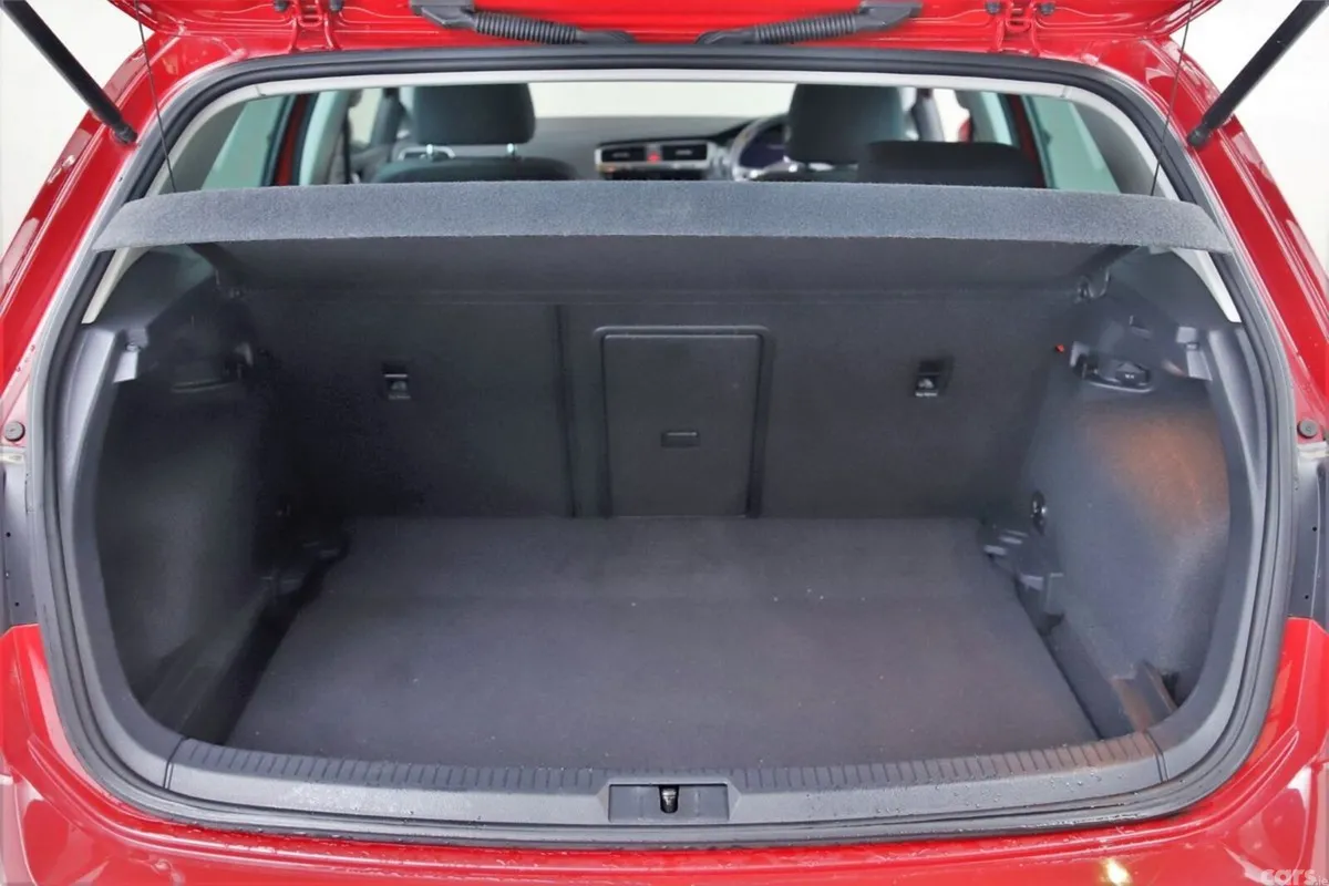 Volkswagen Golf Hatchback, Petrol, 2020, Red