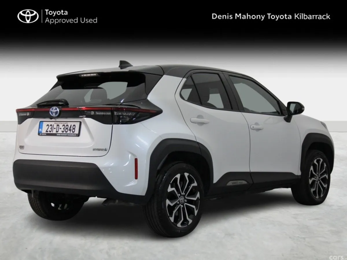 Toyota Yaris Cross Hatchback, Petrol Hybrid, 2023, White