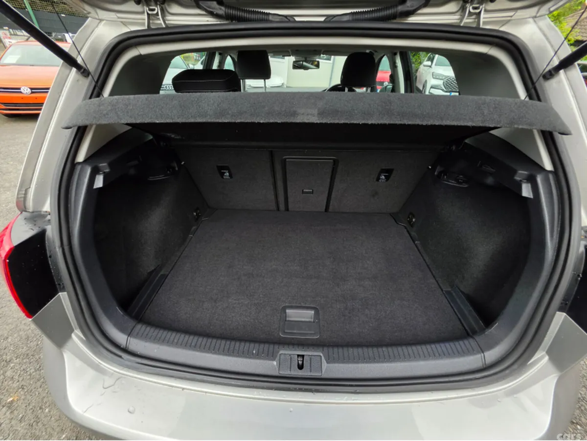 Volkswagen Golf Hatchback, Petrol, 2015, Silver