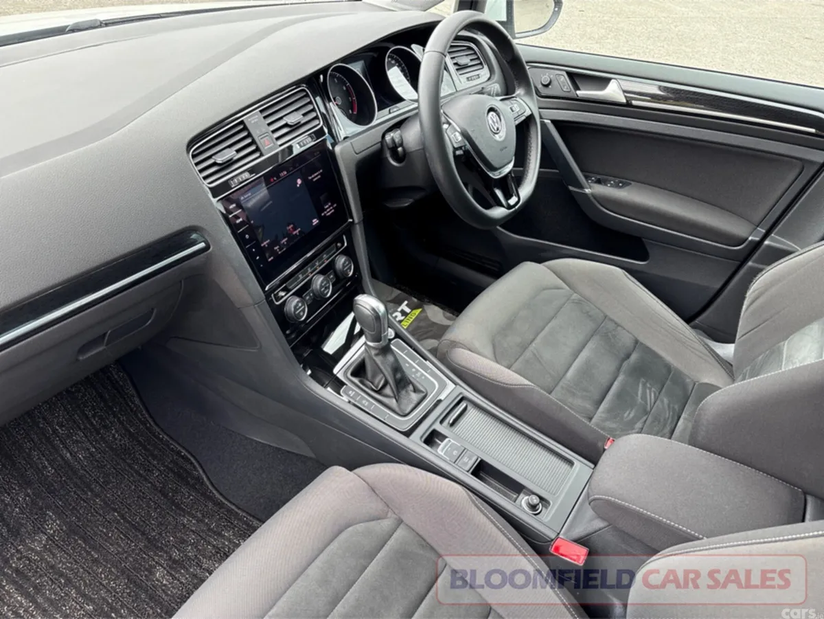 Volkswagen Golf Hatchback, Petrol, 2018, White