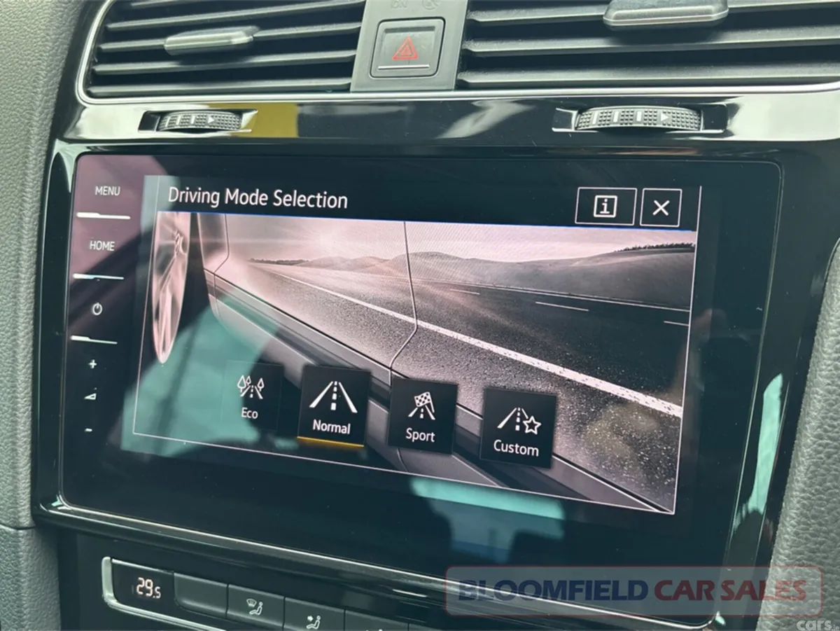 Volkswagen Golf Hatchback, Petrol, 2018, White