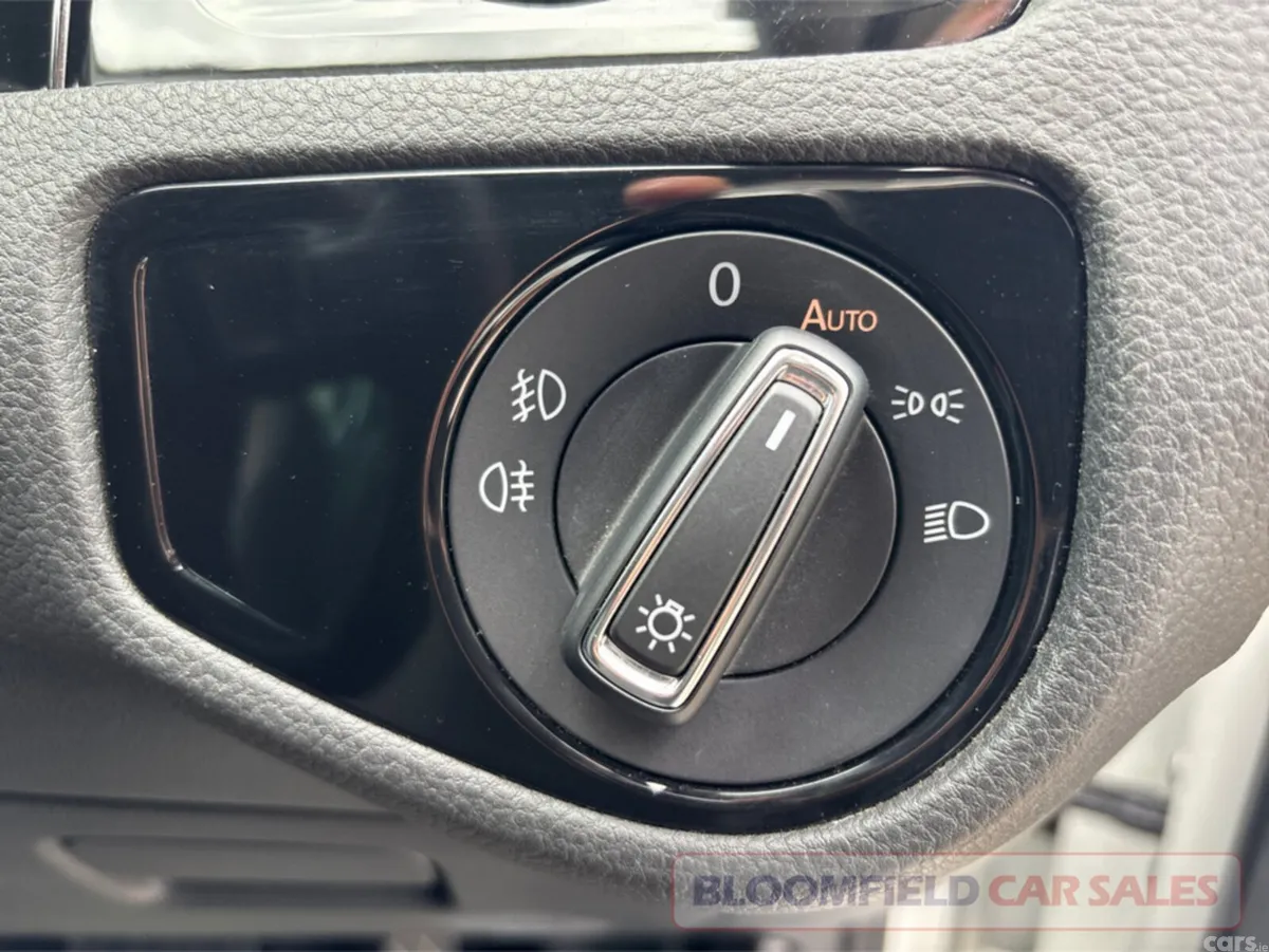 Volkswagen Golf Hatchback, Petrol, 2018, White