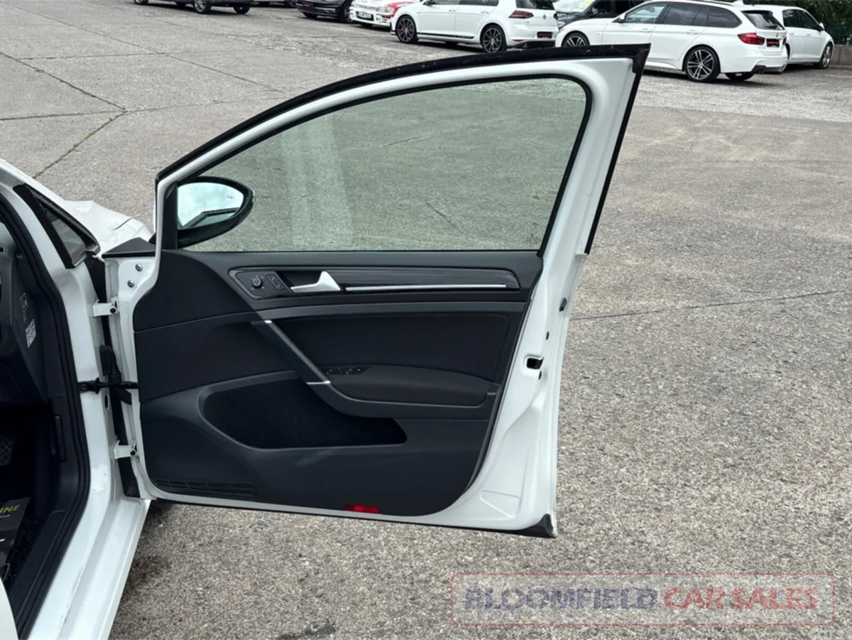 Volkswagen Golf Hatchback, Petrol, 2018, White