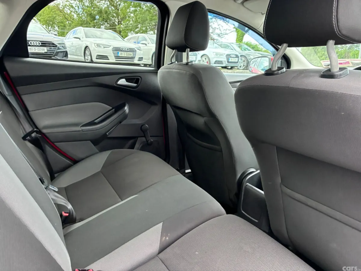 Ford Focus Hatchback, Diesel, 2012, Red