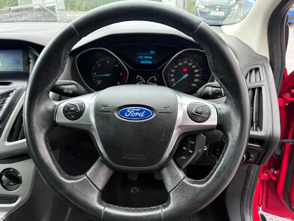 Ford Focus Hatchback, Diesel, 2012, Red