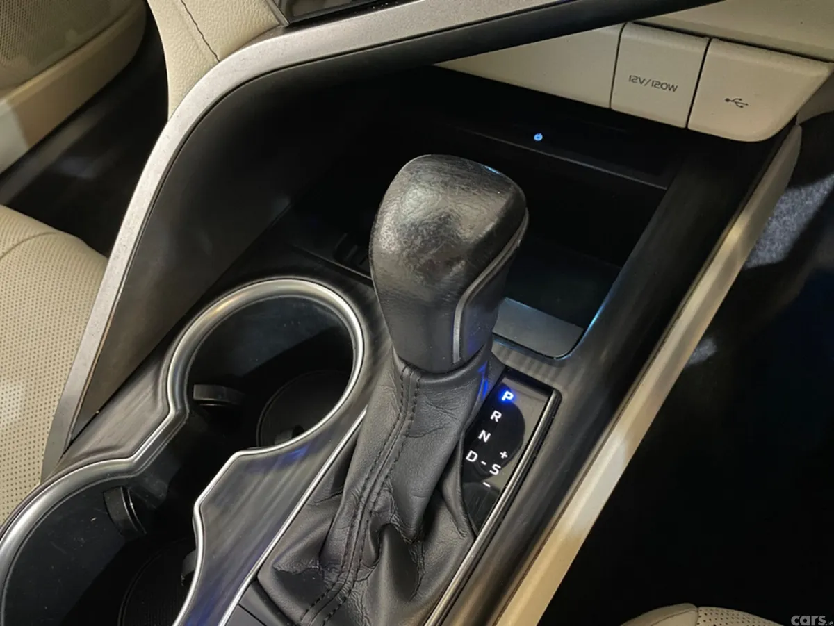 Toyota Camry Saloon, Petrol Hybrid, 2022, Red
