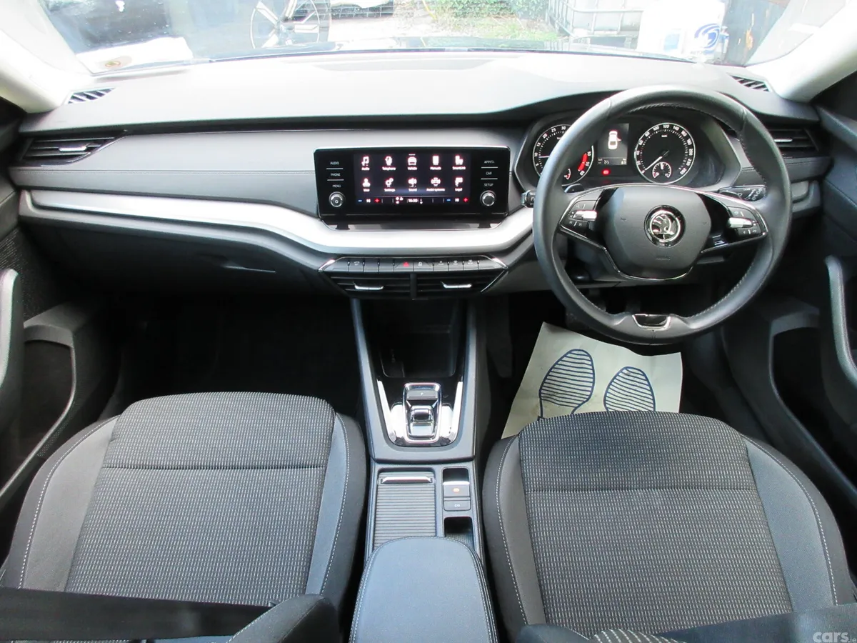 Skoda Octavia Saloon, Diesel, 2022, Black